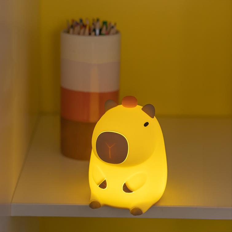 LED-yölamppu FRIENDLY CAPYBARA FNL-12 Forever Light