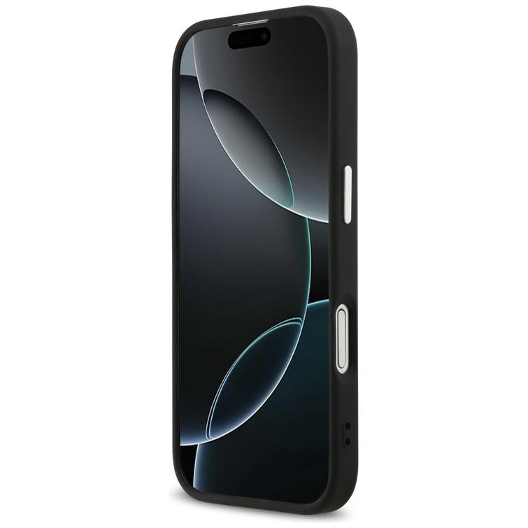 Guess Magsafe 4G PU-nahkakotelo iPhone 17:lle, musta, kolmiologolla ja hopeanv&auml;risell&auml; metallisella kamerakehyksell&auml;.