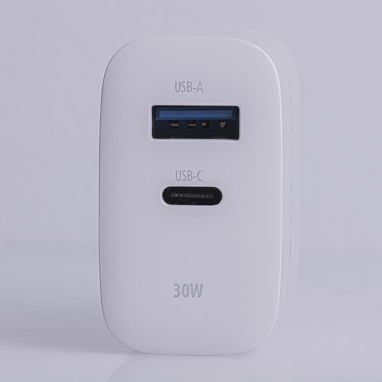 Forever TC-07-30AC PD QC laturi 1x USB-C 1x USB 30W valkoinen + USB-C - USB-C kaapeli 60W