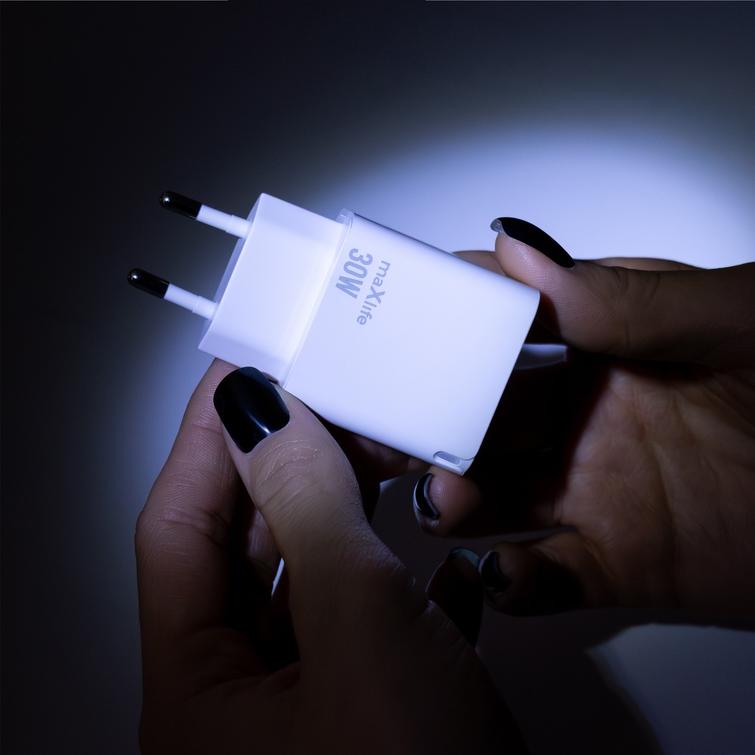 Maxlife MXTC-09-30AC GaN PD QC laturi 1x USB-C 1x USB 30W valkoinen