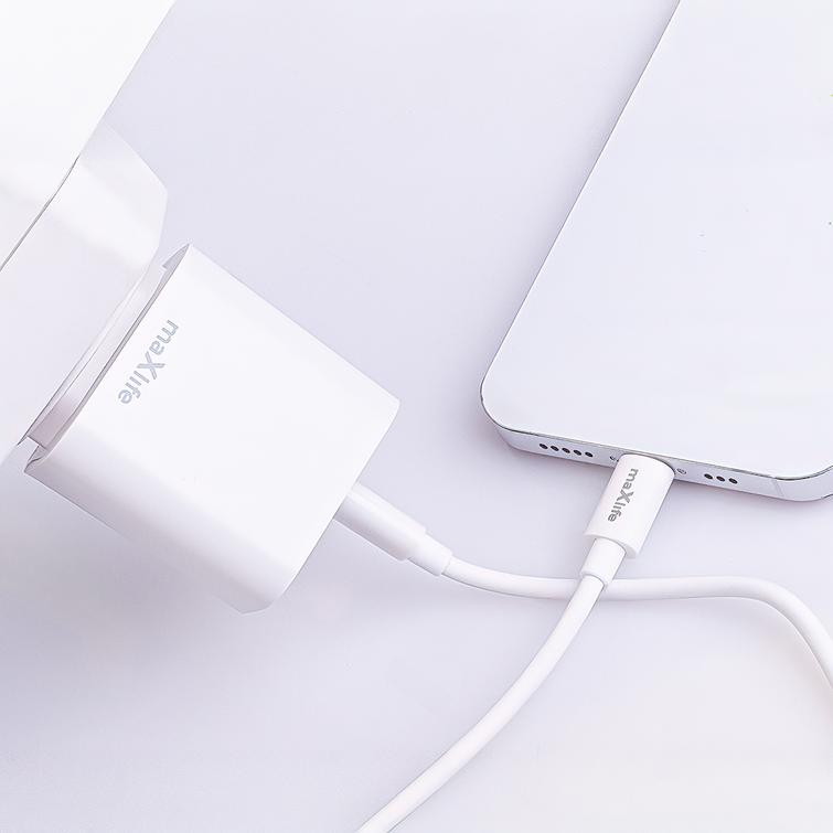 Maxlife MXTC-06-20C PD QC laturi 1x USB-C 20W valkoinen + USB-C - Lightning-kaapeli 20W