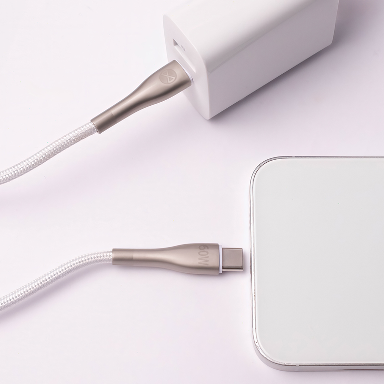 Forever Sleek -kaapeli USB-C - USB-C 1,0 m 60W valkoinen