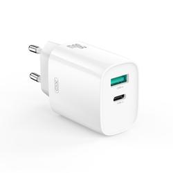 XO seinälaturi CE30 PD 30W 1x USB-C 1x USB valkoinen + USB-C-kaapeli - Lightning