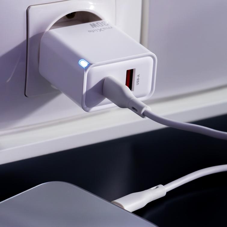 Maxlife MXTC-09-30AC GaN PD QC laturi 1x USB-C 1x USB 30W valkoinen