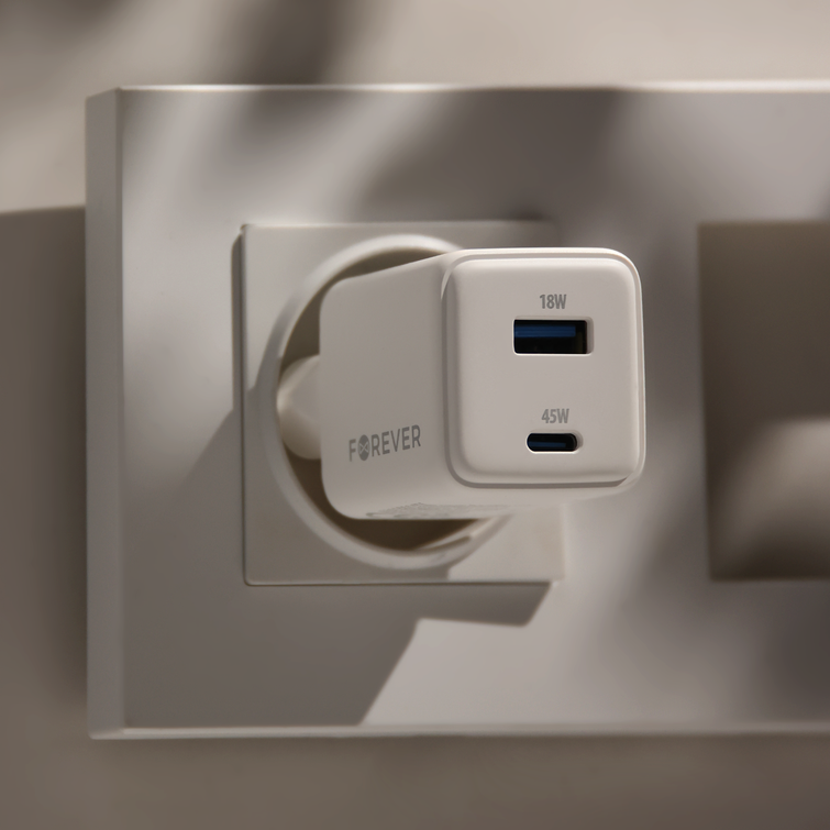 Forever TC-08-45AC GaN PD QC laturi 1x USB-C 1x USB 45W valkoinen