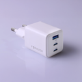 Forever TC-08-65ACC GaN PD QC laturi 2x USB-C 1x USB 65W valkoinen