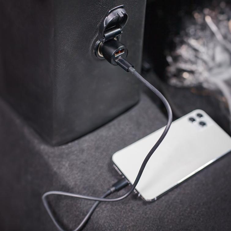 Maxlife MXCC-04 PD QC autolaturi 1x USB-C 1x USB 20W musta