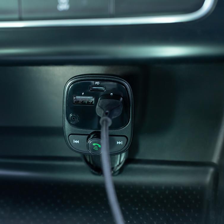 Forever FM transmitter BT 2 x USB-A 1 x USB-C PD 30W TR-370 black