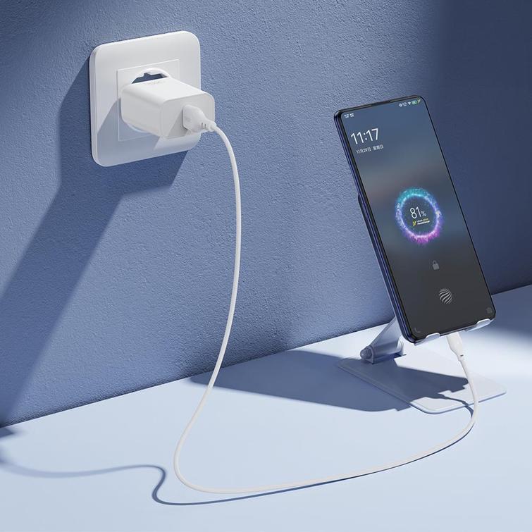 XO-sein&auml;laturi CE33 QC 18W 1x USB valkoinen + USB-C-kaapeli