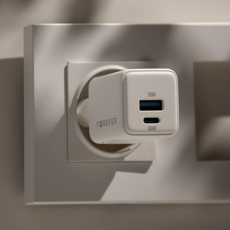 Forever TC-08-30AC GaN PD QC laturi 1x USB-C 1x USB 30W valkoinen