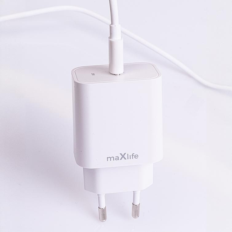 Maxlife MXTC-06-20C PD QC laturi 1x USB-C 20W valkoinen + USB-C - Lightning-kaapeli 20W