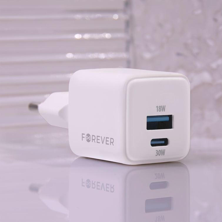 Forever TC-08-30AC GaN PD QC laturi 1x USB-C 1x USB 30W valkoinen