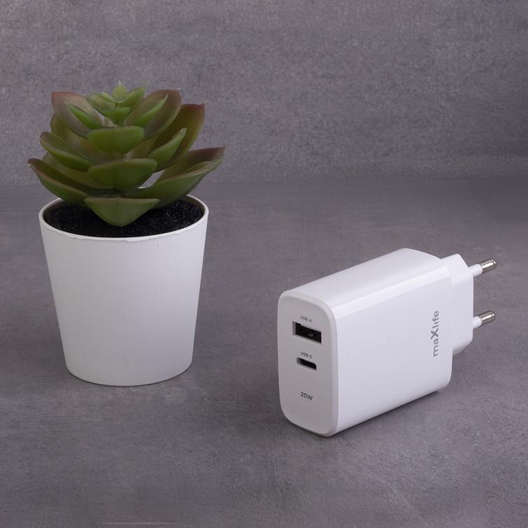Maxlife MXTC-10-20AC PD QC laturi 1x USB-C 1x USB 20W valkoinen