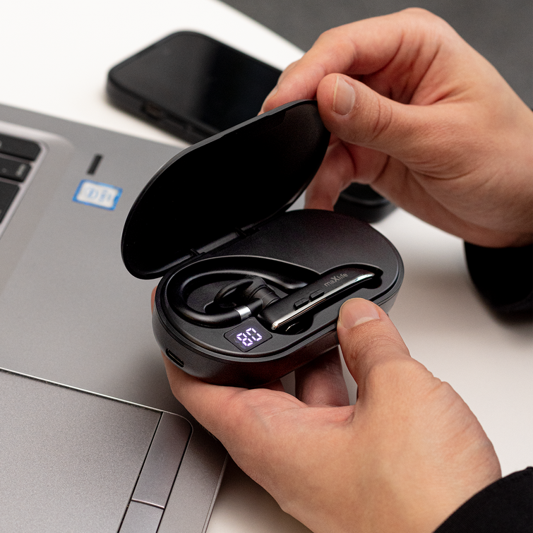 Maxlife langattomat kuulokkeet MXBH-01 latauskotelolla musta