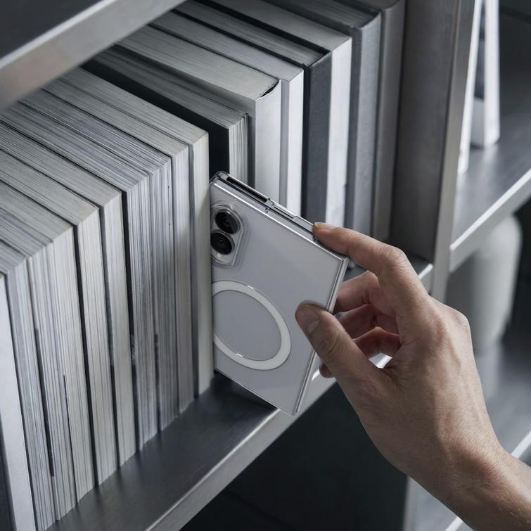 Spigen Airsking MagSafe-kotelo Samsung Galaxy Z Fold 8 valko-läpinäkyvä