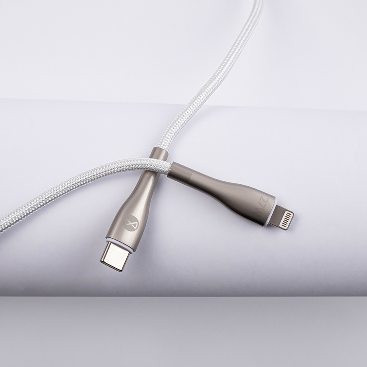 Forever Sleek USB-C - Lightning-kaapeli 1,0 m 27W valkoinen
