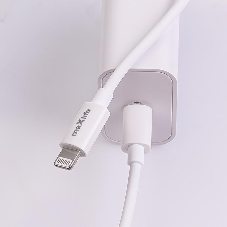 Maxlife MXTC-06-20C PD QC laturi 1x USB-C 20W valkoinen + USB-C - Lightning-kaapeli 20W