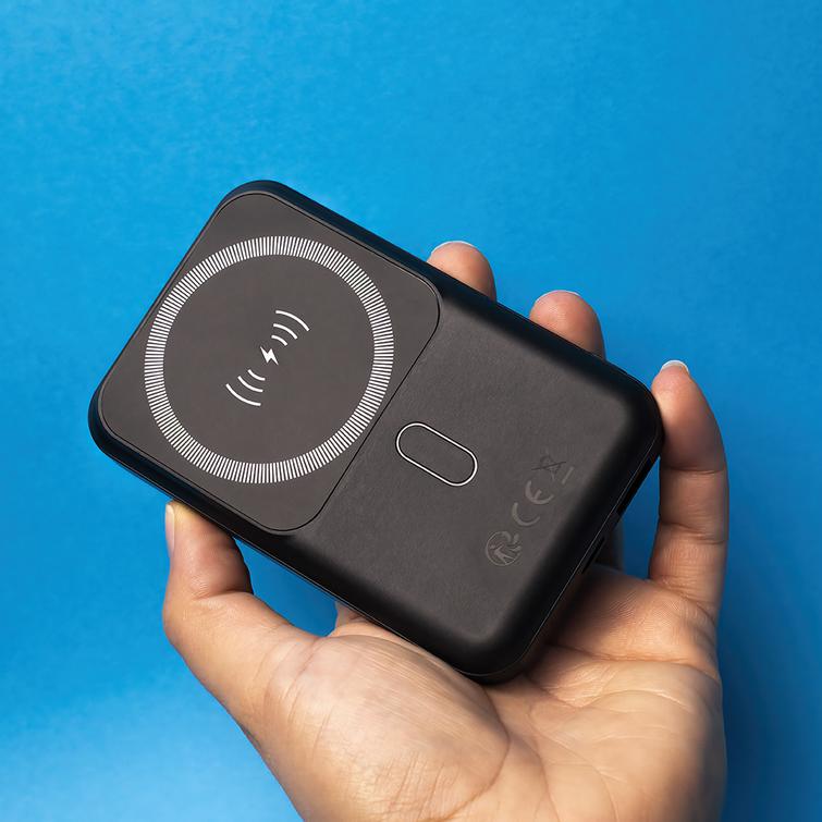 Forever langaton varavirtalähde MATB-100 PD QC 22.5W 10000 mAh magneettinen musta