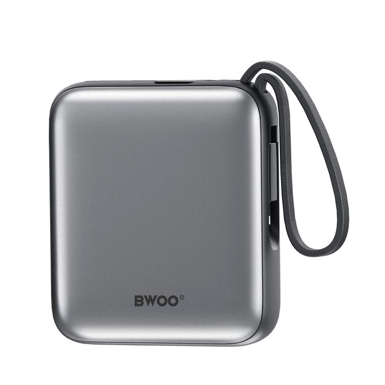 BWOO-varavirtal&auml;hde P74 22,5 W 10 000 mAh kahdella sis&auml;&auml;nrakennetulla kaapelilla, 1 x USB-C ja 1 x Lightning, musta