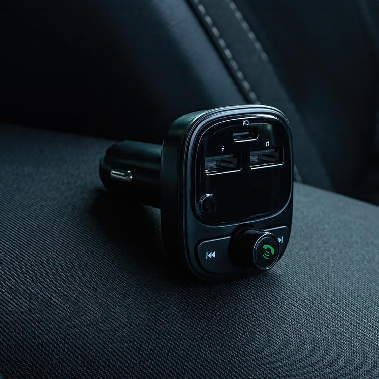 Forever FM transmitter BT 2 x USB-A 1 x USB-C PD 30W TR-370 black